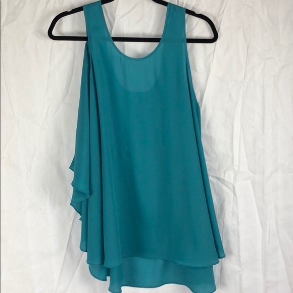 Olive & Oak Tops - Olive and oak flowy blue shirt